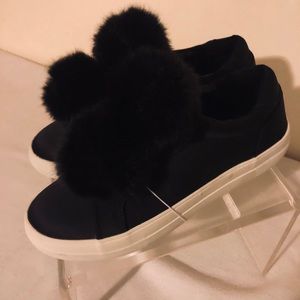 Girls Fluffy Pompom sneakers